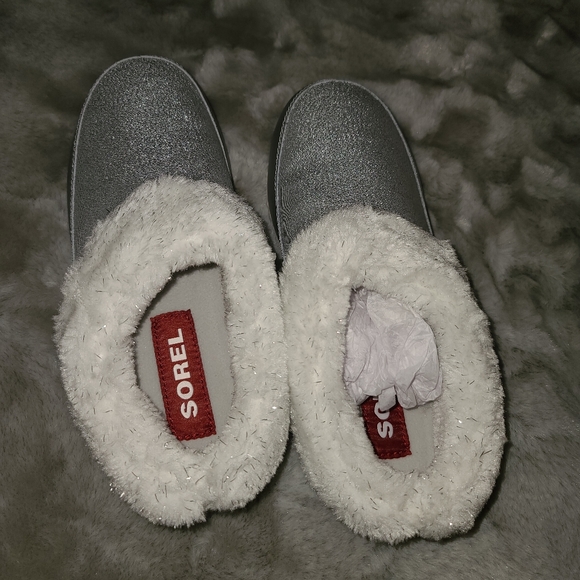 Sorel Slippers - Picture 4 of 12